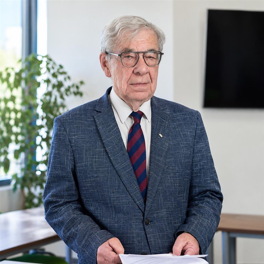 mgr inż. Włodzimierz Glamkowski — prezes Zarządu, BIPROWOD-Warszawa